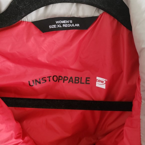 CDW Womens Light Weight Running Hiking Puffer Vest - Picture 3 of 4